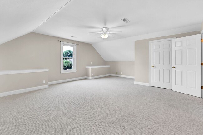 Building Photo - 4276 N Woodstock Dr