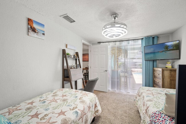Building Photo - 7240 Westwind Dr