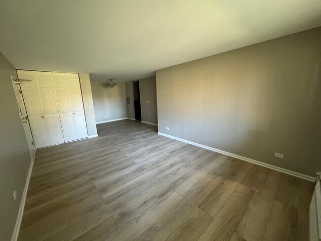 Building Photo - 1477 E Winslowe Dr