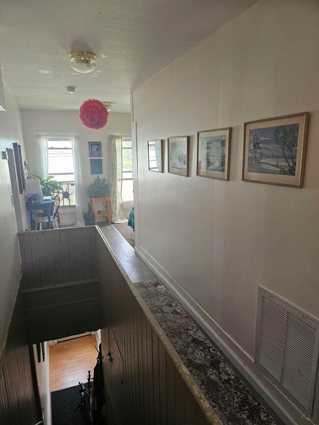 Building Photo - 1001 Kendall St