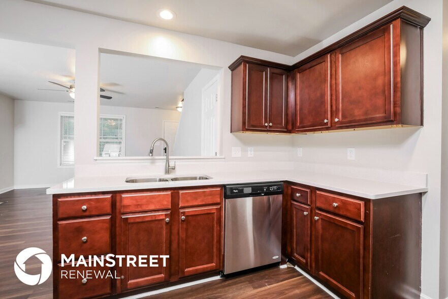 Building Photo - 195 Cherryhill Dr