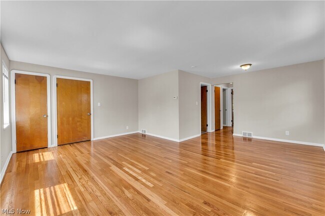 Building Photo - 20571 S Lake Shore