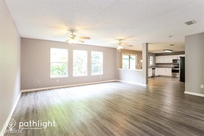 Building Photo - 5 br, 3 bath House - 13501 Ashford Wood Co...