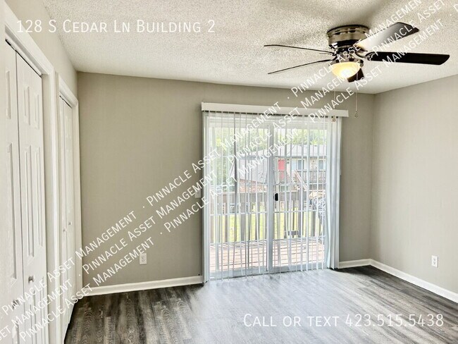 Building Photo - 128 S Cedar Ln