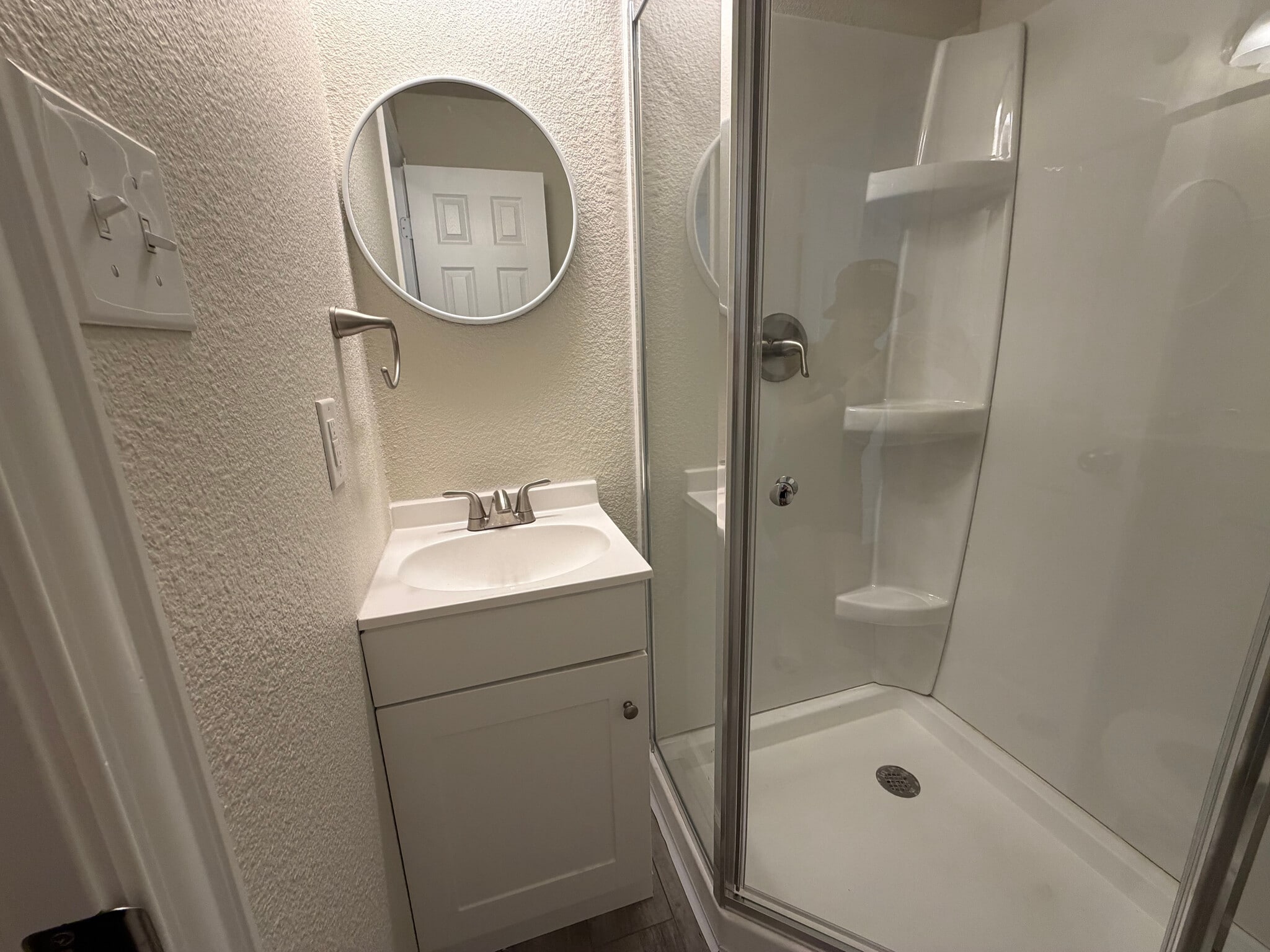 Building Photo - Room in Single Family Home on Houston St