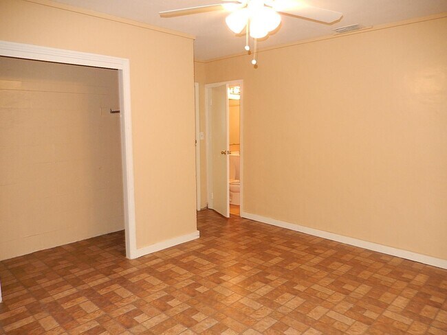 Building Photo - 1518 Pepper Dr