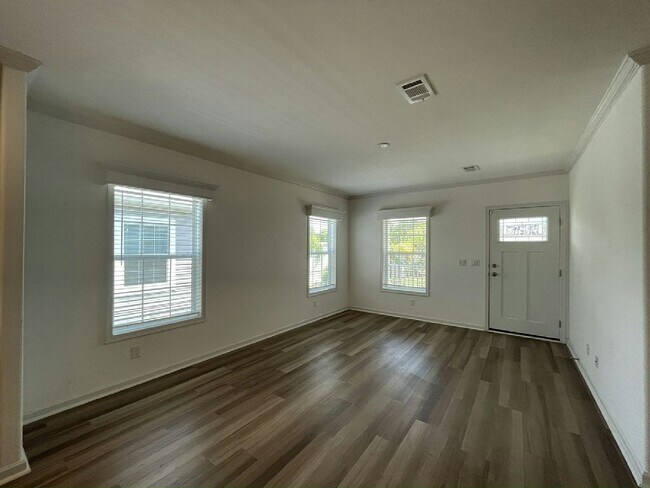 Building Photo - 13123 Lime Ave