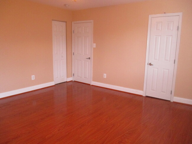 Building Photo - Beautiful 1 Bedroom Condo in Hyattsville!