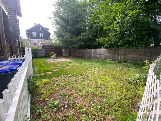 Building Photo - 147 Oakland Ave