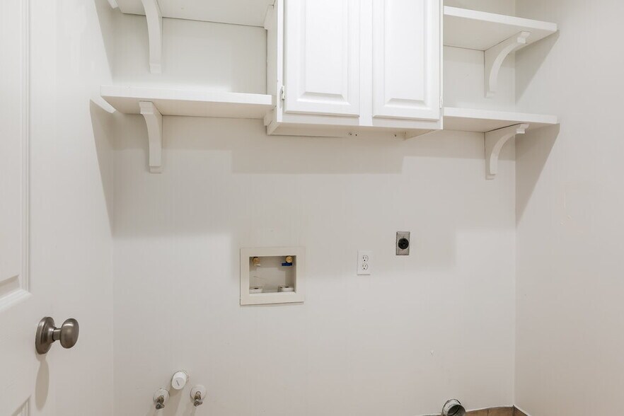 Building Photo - 4919 Bayboro Park Dr