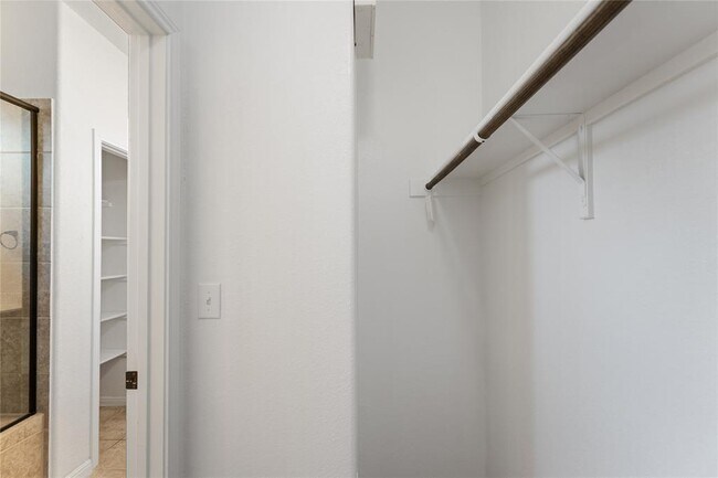 Building Photo - 3240 E Whitestone Blvd