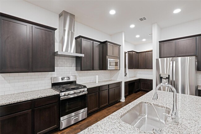 Building Photo - 1241 Summerbrooke Cir