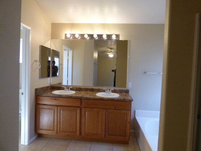 Building Photo - New paint and plank flooring.....convenien...