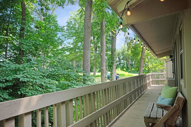 Building Photo - 403 Deerpath W