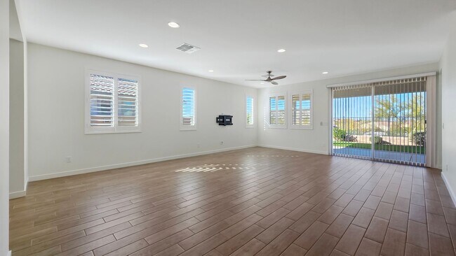 Building Photo - Pristine home in amenity rich Estrella Mountain Ranch!