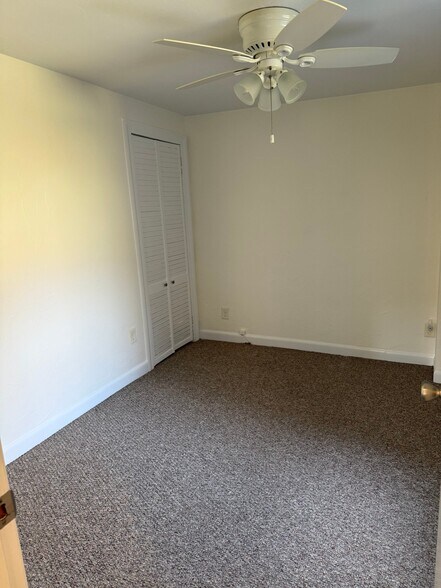 Building Photo - 0 School St