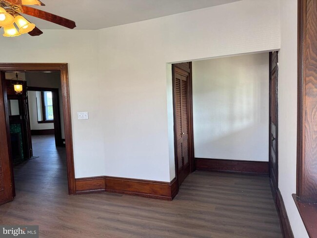 Building Photo - 3009 Ridge Pike