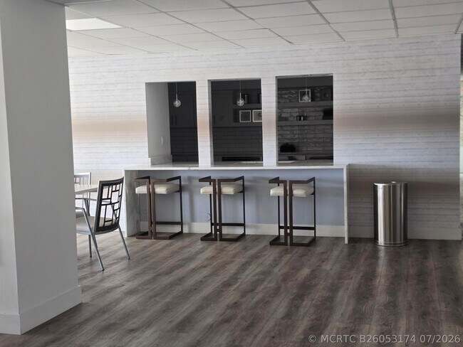 Building Photo - 3800 Galt Ocean Dr