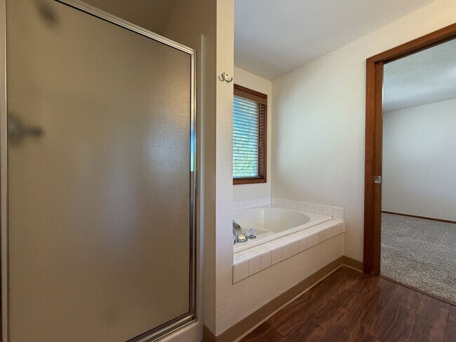 Building Photo - 5505 SW 149th Ave