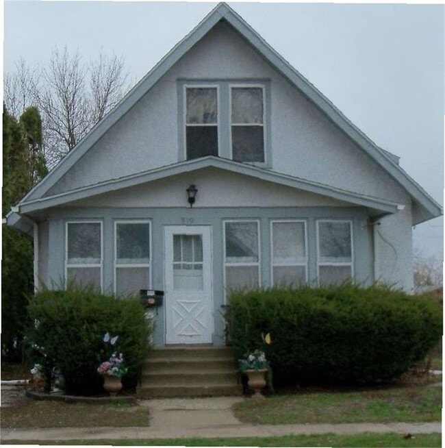 Building Photo - 2 bedroom house