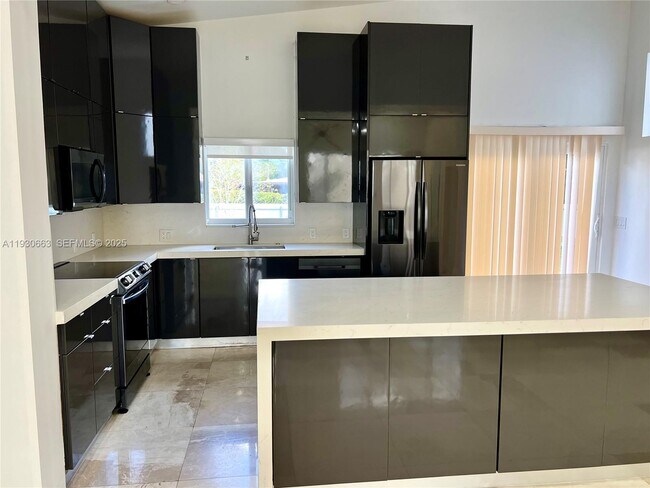 Building Photo - 2536 Flamingo Ln