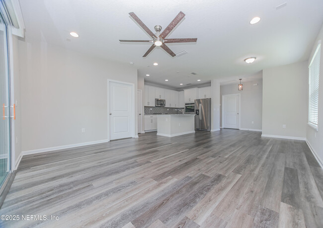 Building Photo - 432 Pine Bluff Dr