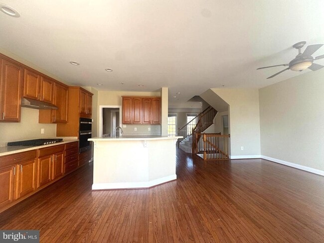 Primary Photo - 2802 Moores Plains Blvd