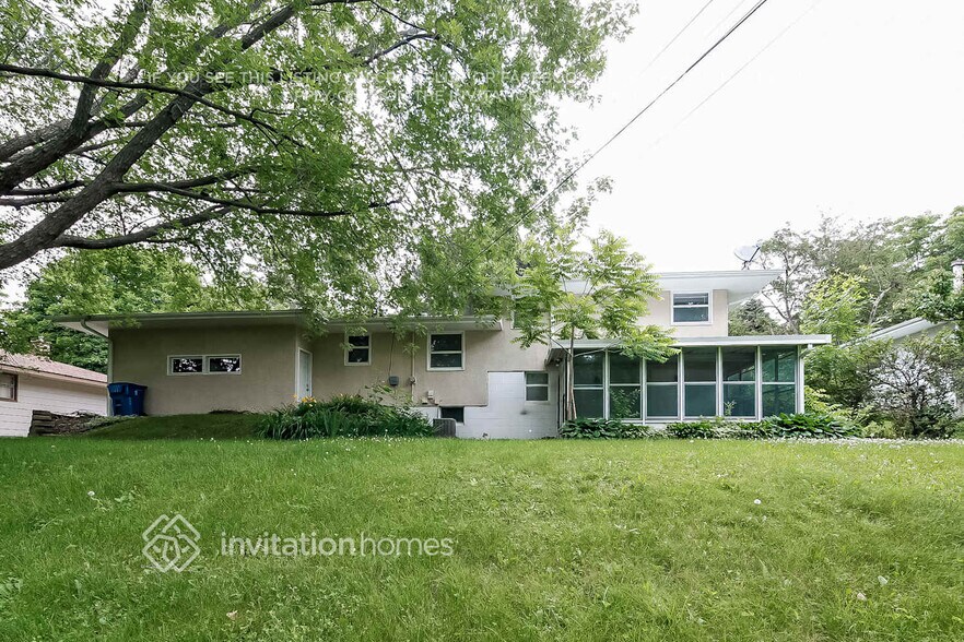 Building Photo - 2743 Farrington St