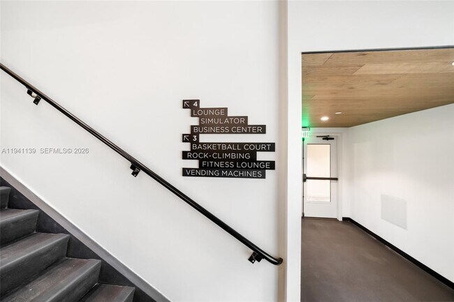 Building Photo - 225 N Miami Ave