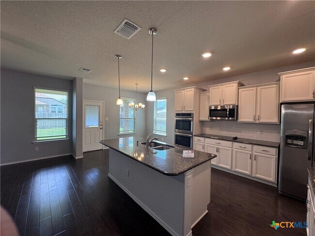 Building Photo - 1310 Stonewall Ridge