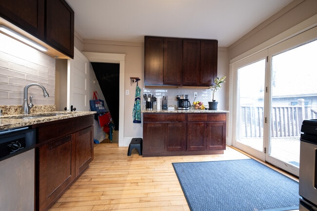 Building Photo - 2601 E 38th St