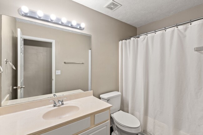 Building Photo - 1578 Chariot Dr