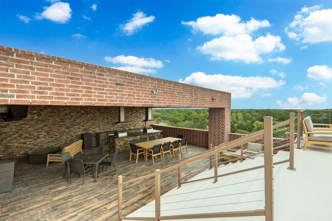 Building Photo - 1111 Studewood St