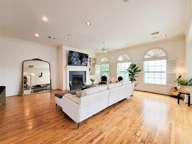 Building Photo - 1421 Bremond St