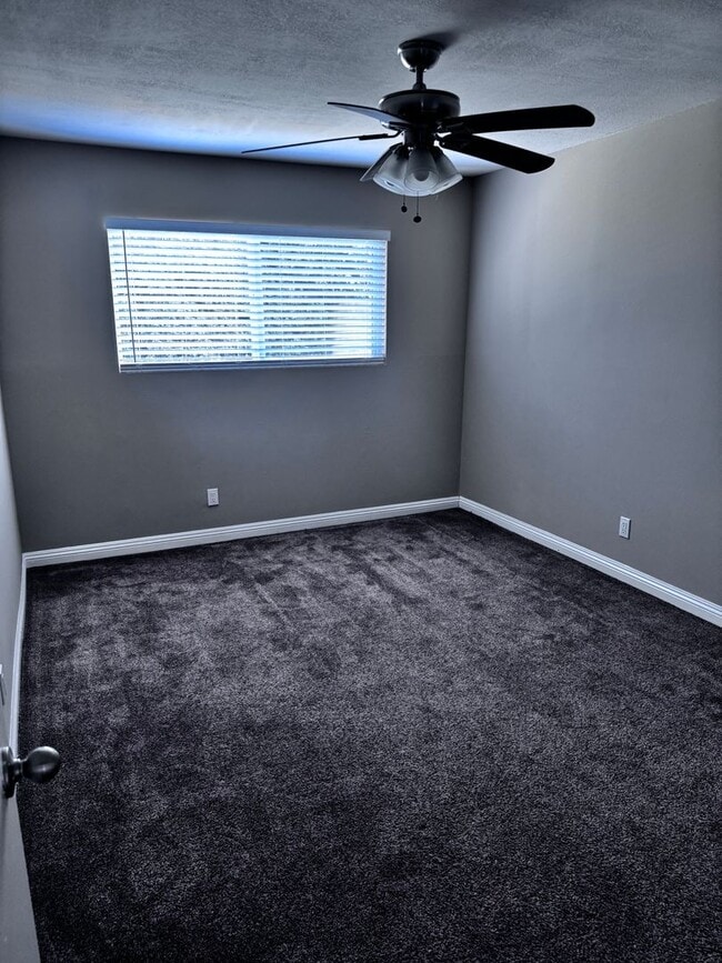 Building Photo - Beautiful 4 bed 2 baths house in a great a...