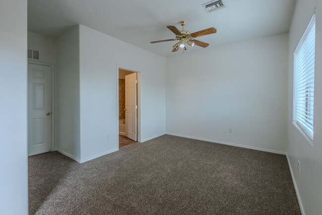 Building Photo - Beautiful Santa Rita Townhome in Sahuarita!!
