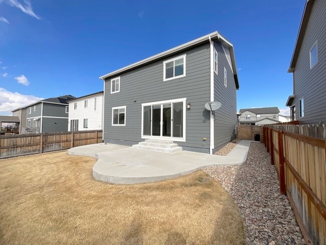 Building Photo - 3 Bedroom Home Available Near N Powers Blvd & Dublin Blvd!