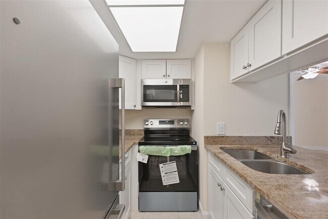 Building Photo - 4758 Jasper Dr