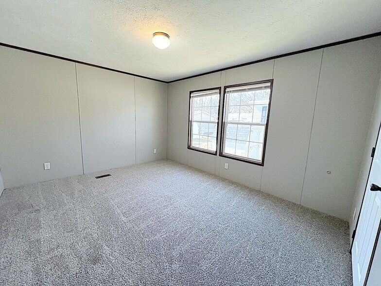 Building Photo - 17086 Coventry Ln