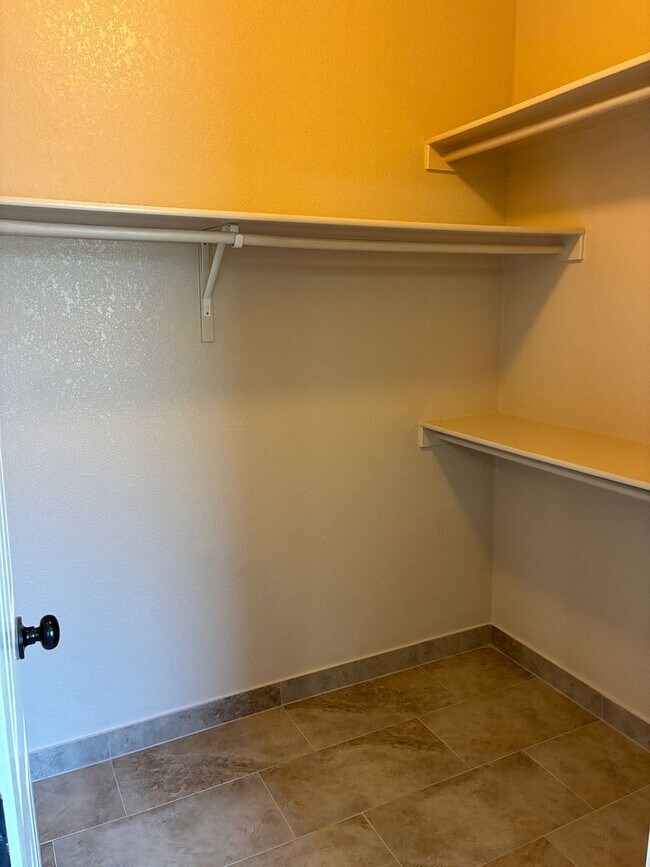 Building Photo - Santa Teresa Beauty 3 Bedrooms plus 2 and ...