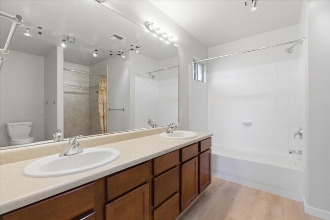 Building Photo - 770 Alulike St