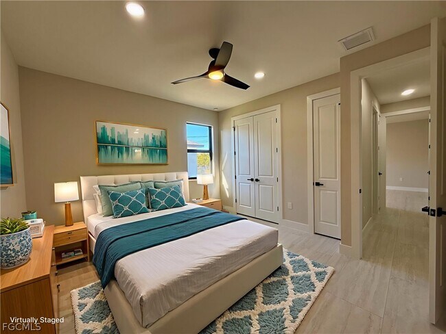 Building Photo - 102 NE 8th Pl