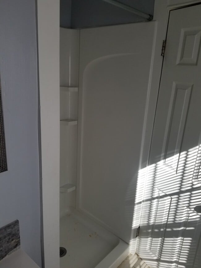 Building Photo - 2 BR/1 Bath home