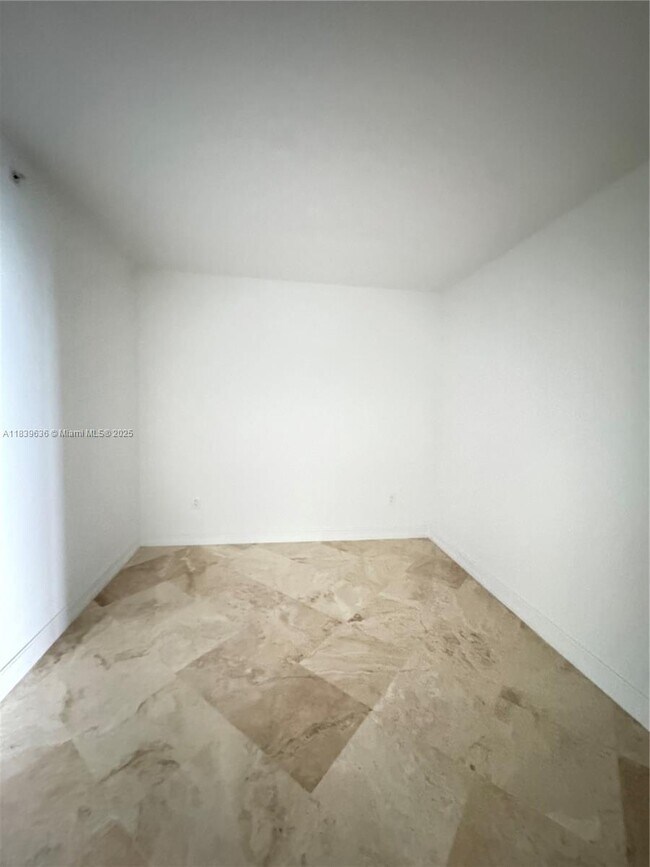 Building Photo - 16699 Collins Ave