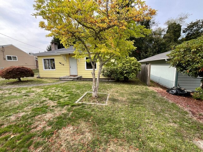 Building Photo - Great 2 Bedroom 1 Bath Home Near the Heart of Shelton