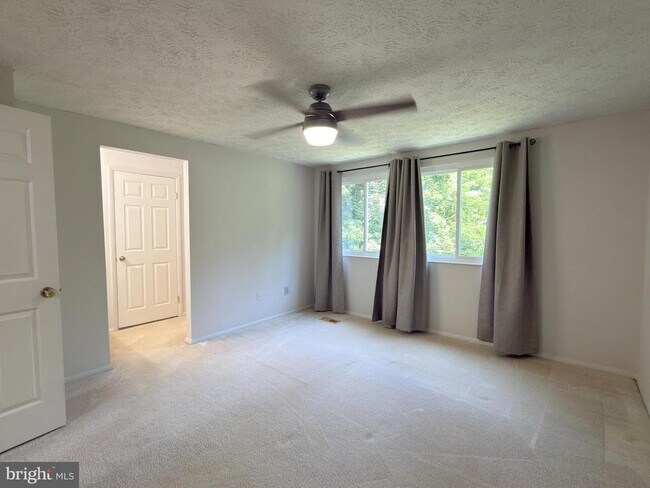 Building Photo - 5519 Inverness Woods Ct