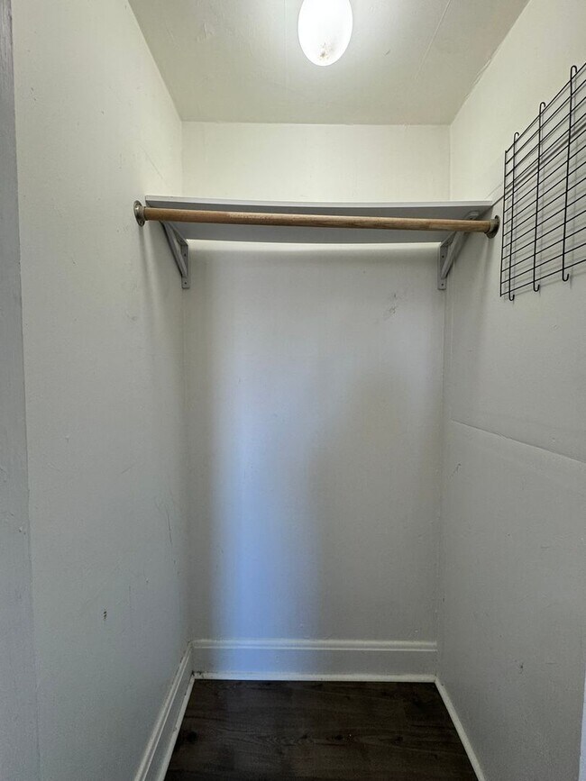 Building Photo - 301 N Catherine St