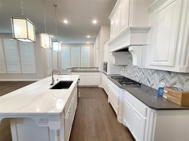 Building Photo - 6905 Broomsedge Dr