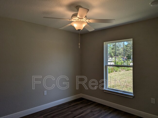 Building Photo - 132 Cedar Rd