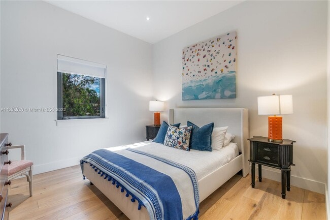 Building Photo - 2801 Flamingo Dr